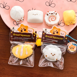Jouet anti-stress à presser en forme de pain, pendentif cloche mignon, jouet souple de dessin animé pour la décompression, <span class=keywords><strong>petit</strong></span> cadeau en plastique - Product Image 4