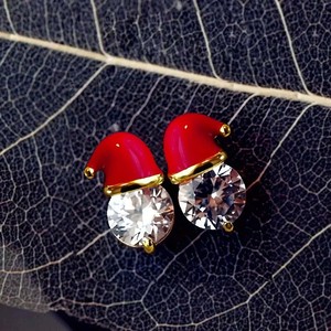 Orecchini a perno con cappello di Natale per donna, graziosi accessori per le orecchie da indossare ogni giorno durante le festività - Product Image 6