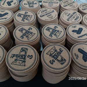 Juego de Posavasos de Corcho de Madera con Logotipo Personalizado al por Mayor, Ecológico, Absorbente, Impresión UV, Regalo Corporativo Personalizado, Promocional - Product Image 4