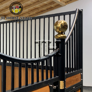 Écuries préfabriquées en bambou avec mangeoire à foin pivotante personnalisée, conception simple avec porte à charnières - Product Image 6