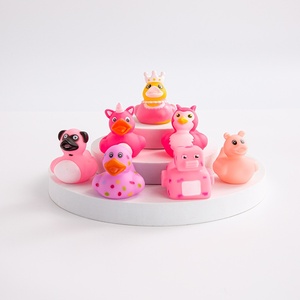 Ngày Valentine ít màu vàng vịt men nước đồ chơi số lượng lớn PVC thay đổi mô hình trong màu hồng bên trái tim tình yêu chủ đề - Product Image 4