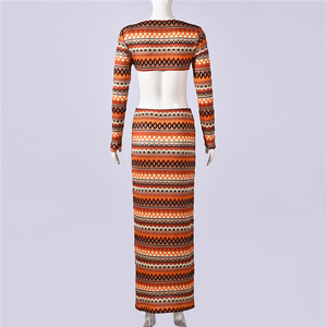 Set Rajutan Wanita 2 Potong, Atasan Pendek Lengan Panjang dengan Patchwork Warna-Warni dan Rok Bodycon untuk Pakaian Liburan - Product Image 5