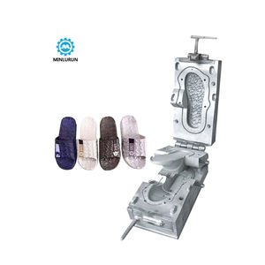 Venta Directa de Fábrica en Fujian, Sandalias de PVC de Última Moda, Moldeado por Soplado de Aire, para Hombre y Mujer, Cómodas y Bonitas - Product Image 2