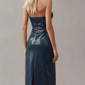 เดรสลำลองปักลายดอกไม้ ความยาวปานกลาง สายเดี่ยว ทรงเข้ารูป แต่งขนเฟอร์เทียม พร้อมลูกไม้และสายผูกเอว โลโก้ด้านหน้า เอวทรงธรรมชาติ สำหรับฤดูร้อน - Product Image 2