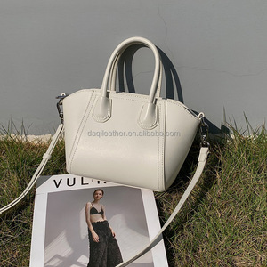 Nuevo Diseño Retro, Bolso de Mano de Cuero PU al por Mayor, Bolsos de Hombro de Gran Capacidad, Bolsos Cruzados de Lujo para Mujer, Bolsos Tote - Product Image 4