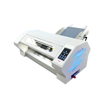 Machine de découpe automatique à alimentation par feuilles Bascocut avec positionnement par caméra CCD, moteur servo haute vitesse pour étiquettes et autocollants