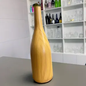 Üreticileri toptan yeni renk tarzı 750ML cam Win şişe