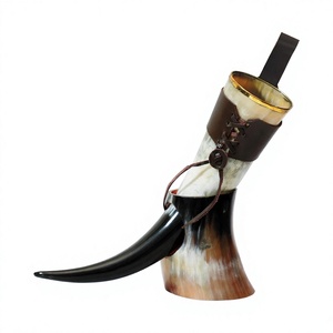 Cuerno para Beber Hecho a Mano 100% Natural, Ecológico, Estilo Vintage, con Perilla de Latón, Sin Olor, Altamente Pulido, para Cerveza Vikinga, Café y Negocios - Product Image 1