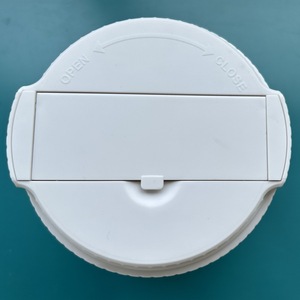 Tarro de plástico para pepinillos 2024 con colador Flip 50oz contenedor de pepinillos reloj de arena tarro separador de jugo de pepinillos para aceitunas - Product Image 6