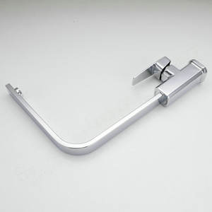 Grifos de Cocina Modernos Giratorios Cromados en Negro y Dorado T09, Grifo Monomando de Cerámica para Fregadero de Hotel - Product Image 5