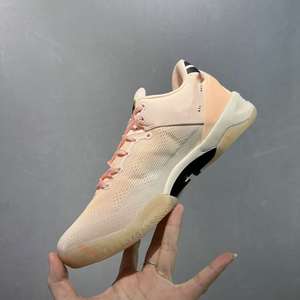 Baskets montantes de basketball unisexe, design amortissant, légères, en maille respirante, antidérapantes, rehaussantes, hiver - Product Image 2