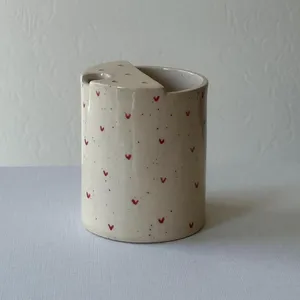 Керамическая кружка с принтом сердца - Product Image 3