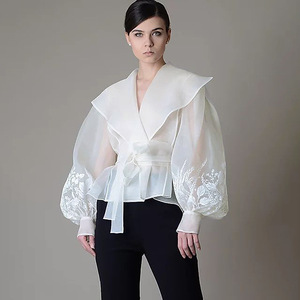 Großhandel New Fashion Französisch Retro Elegante Revers Laterne Ärmel Schnüren Frauen Blusen & Shirts - Product Image 1