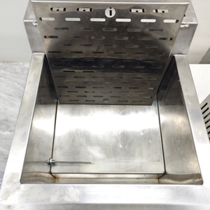 Friggitrice Verticale Commerciale a Gas GPL con Una Vasca e Doppia Temperatura per Patatine Fritte e Chips - Product Image 4