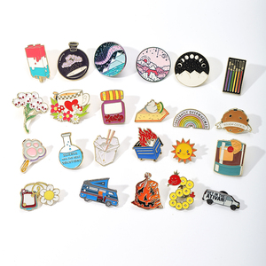 Lot de 100 badges émaillés anime, motifs variés, badges métalliques de dessins animés japonais, vente en gros pour revendeurs, stock disponible - Product Image 3