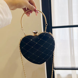 Vente en gros de nouveaux petits sacs à <span class=keywords><strong>main</strong></span> en velours côtelé 2023 pour dame sacs à chaîne d'amour pour dame sacs à <span class=keywords><strong>main</strong></span> de conception de fête pour femmes - Product Image 3