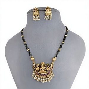 Mangalsutra traditionnel double couche plaqué or de meilleure qualité avec boucles d'oreilles pour mariage et collection de vêtements quotidiens pour femmes - Product Image 2