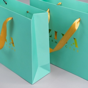 Bolsas de Papel Ecológicas Impermeables de Lujo para Regalos de Cosméticos, Bolsas de Compra con Logotipo Personalizado en Dorado, Bolsas de Papel Verdes para el Cuidado de la Piel y Belleza - Product Image 6