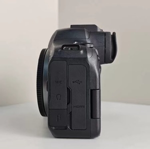 Cámaras Canon M50 Usadas con Lente de 15-45 mm, Fotografía de Nivel Básico, Fotografía sin Espejo, 24.1 Millones de Píxeles, Cámara Usada - Product Image 4