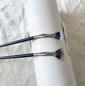 Pennello a ventaglio OEM Mini Angel per la pulizia delle extension ciglia, pennello piatto piegato per mascara e extension ciglia - Product Image 1