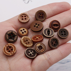 2024 Bốn Mắt Nhỏ Nút Gỗ Nhựa Khuôn Mẫu Thời Trang Nút Cho Áo Len Dệt Kim Áo Sơ Mi Phù Hợp Với Với Thanh Lịch Mô Hình Nhựa - Product Image 3