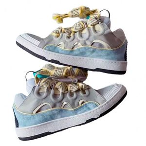 Chaussures de sport de luxe 2025 pour hommes et femmes, cuir véritable de haute qualité, semelle intérieure en PVC, doublure en mesh, lacets, antidérapantes, tendance mode - Product Image 1