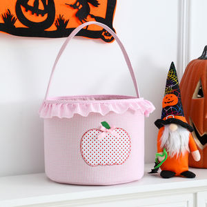 Secchiello di Halloween Personalizzato con Applicazione di Zucca, in Tela a Quadretti Blu e Rosa, Cestino Riutilizzabile per Dolcetti e Regali per Feste di Halloween - Product Image 1