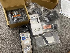 Radio <span class=keywords><strong>Motorola</strong></span> Walkie Talkie de <span class=keywords><strong>largo</strong></span> <span class=keywords><strong>alcance</strong></span>, radio bidireccional a prueba de explosiones, radio digital Ham, receptor de radio CB, intercomunicador VHF DMR UHF GPS R7 - Product Image 3
