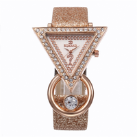 Montre à quartz triangulaire de luxe LP44 pour femmes, montre-bracelet en diamant rose, ensemble cadeau de 4 pièces, accessoires de bijoux de mode pour un usage quotidien