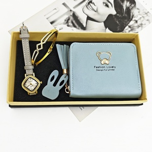 Set de Reloj para Mujer, Reloj de Cuarzo Cuadrado de Moda con Brazalete de Joyería y Cartera de Cuero PU, Regalo para Ella - Product Image 3