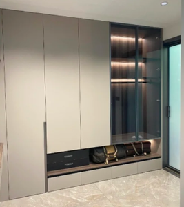 Armoire luxueuse à grand espace avec une belle apparence améliore le style de luxe de la pièce - Product Image 3