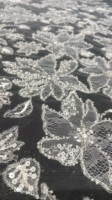 Dentelle en maille brodée de fleurs 3D laser de qualité supérieure, ornée de perles et de sequins, pour robe de mariée élégante