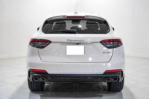 MASERATI LEVANTE <span class=keywords><strong>Modena</strong></span> SUV USATO 2024 IN VENDITA - Product Image 2