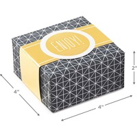Petite boîte cadeau avec un ruban, idéale pour offrir et préparer des surprises, personnalisable selon les besoins
