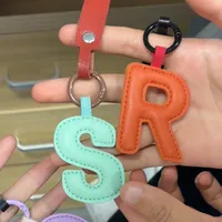 Lindo Llavero de Cuero Acolchado con Letra, Anillo para Llaves con Inicial Personalizada, Colgante con Nombre Personalizado para Regalo o Recuerdo