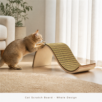 Grattoir pour chat en forme de baleine moderne avec surface de grattage en liège naturel, écologique pour chats d'intérieur, vert foncé brun