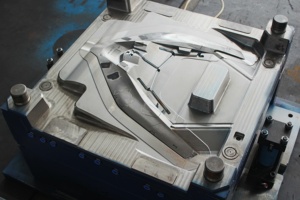 Sản xuất khuôn mẫu và sản xuất hàng loạt phụ tùng nhựa ABS đúc phun GARNISH FR thiết kế riêng cho Honda PCX 2018-<span class=keywords><strong>2025</strong></span> - Product Image 4