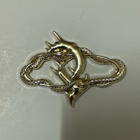 Badge métallique personnalisé motif dragon 3D, étiquette décorative en métal poli ajouré, quincaillerie sur mesure pour la décoration de vêtements