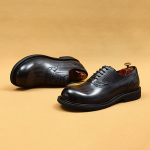Chaussures habillées pour hommes de style britannique, chaussures Oxford en cuir vintage légères, fabriquées en cuir de vachette, parfaites pour les mariages - Product Image 3