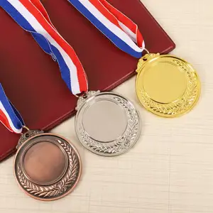 ميدالية جديدة فارغة تذكارية مبتكرة للماراثون للبيع بالجملة ميدالية معدنية من رقائق الذهب مخصصة