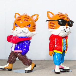 Escultura de Tigre Hecha a Mano en Resina, Figura Artística Contemporánea para Decoración del Año Nuevo Chino - Product Image 1