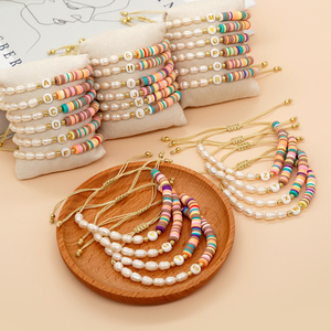 Pulsera de cuentas de <span class=keywords><strong>arcilla</strong></span> <span class=keywords><strong>polimérica</strong></span> colorida estilo bohemio Resoul con dijes de perlas y letras, ajustable, hecha a mano, joyería de verano para la playa. - Product Image 4
