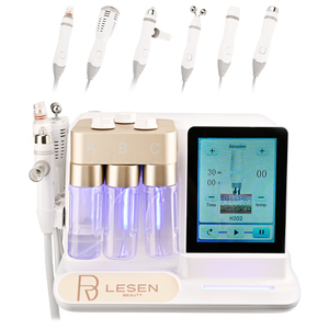 Appareil Portable 6-<span class=keywords><strong>en</strong></span>-1 à Bulles d'Oxygène (Or) pour Nettoyage <span class=keywords><strong>en</strong></span> Profondeur, Hydratation, Rajeunissement de la Peau et Minimisation des Pores – Prise US/IT - Product Image 2