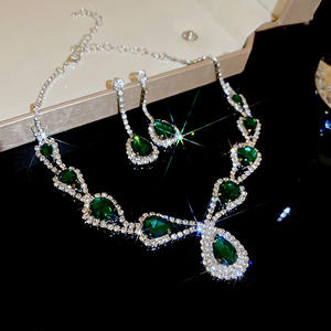 Fête Banquet Mariage Strass Goutte D'eau Pendentif Collier Ensemble Clavicule Chaîne Colliers Boucles D'oreilles Femme Ensemble De Bijoux - Product Image 5