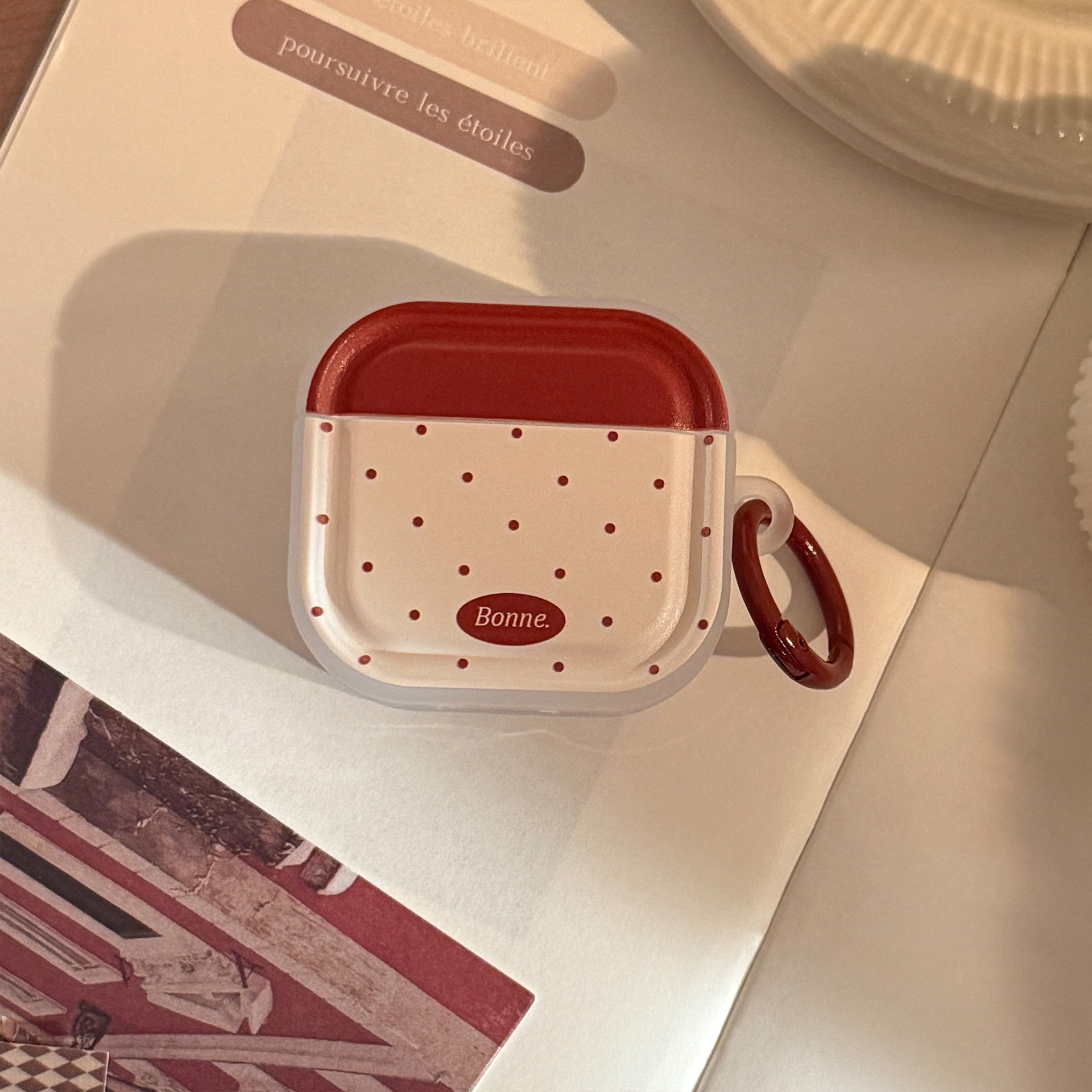 Rice wine hits red dots, wine red hangs on the ring