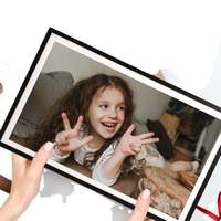 Bingkai Foto Digital Pintar 10 Inci dengan Layar LCD, Pemutar Video Iklan Mini, Dilengkapi Musik MP3 1080p & Bingkai Akrilik