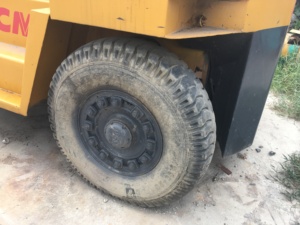 USA TCM FD160 16ton Diesel <b>Used</b> Forklift with Electric/Hydraulic Side Shifter 4WD Solid Tire Rough Terrain Capability Low Price - Product Image 4