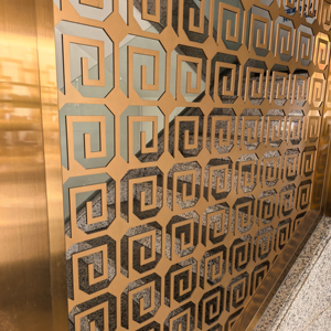 Divisorio Moderno Retrò in Acciaio Inossidabile, Schermo Decorativo di Lusso per Interni di Ristoranti - Product Image 1