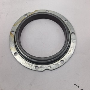 Sello de aceite del cigüeñal trasero 1005060-43D para piezas de tractor con motor John Deere 6135 - Product Image 2