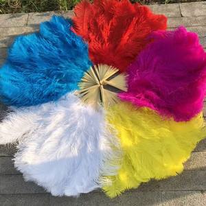 Éventail en plumes d'autruche douces et volumineuses pour économiser sur les dépenses, idéal pour le carnaval et les processions, les spectacles sur scène, le cinéma et la photographie, la collection et la décoration - Product Image 2